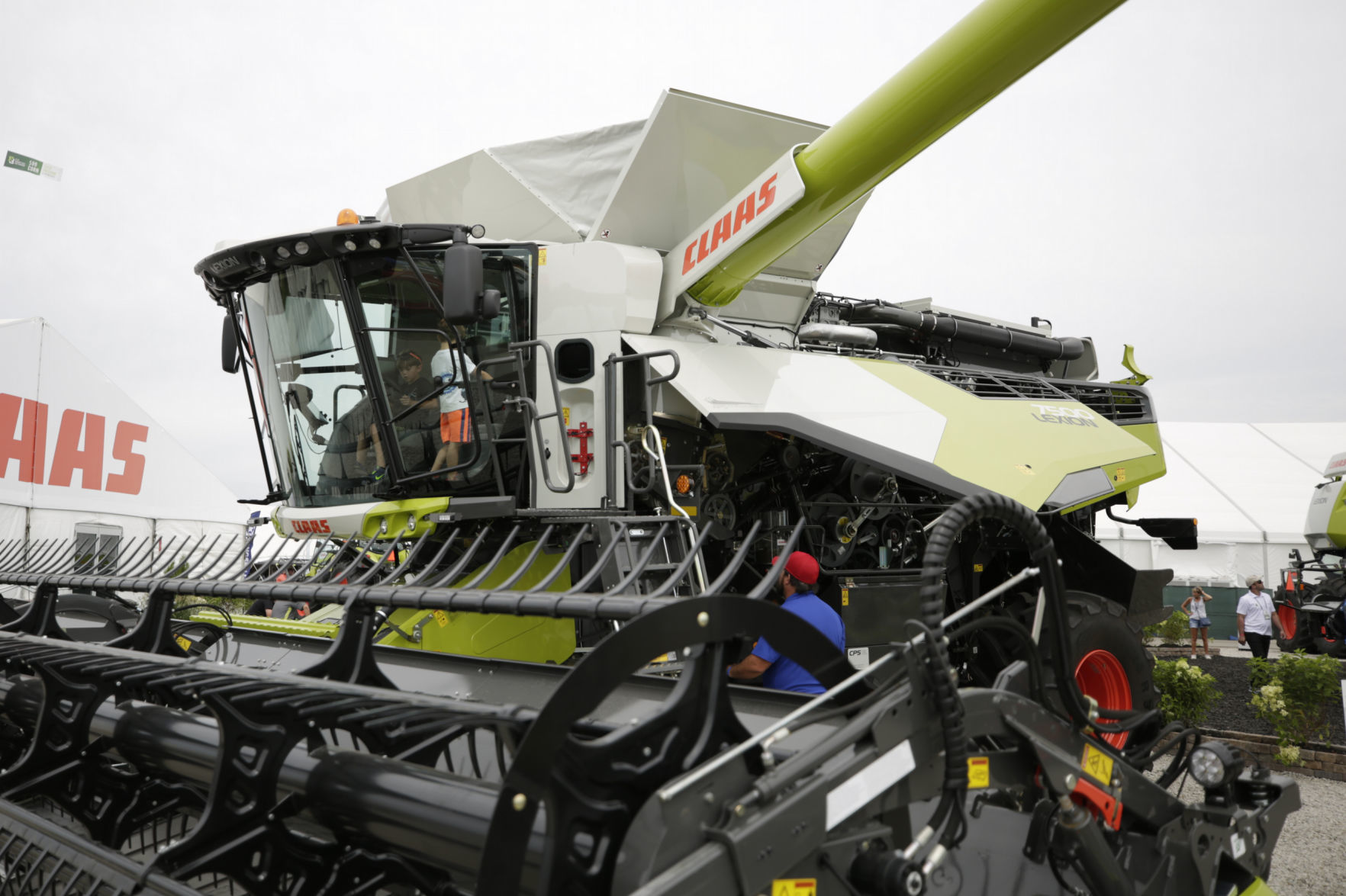 GALLERY-farmprogress_day3-10-83019.JPG